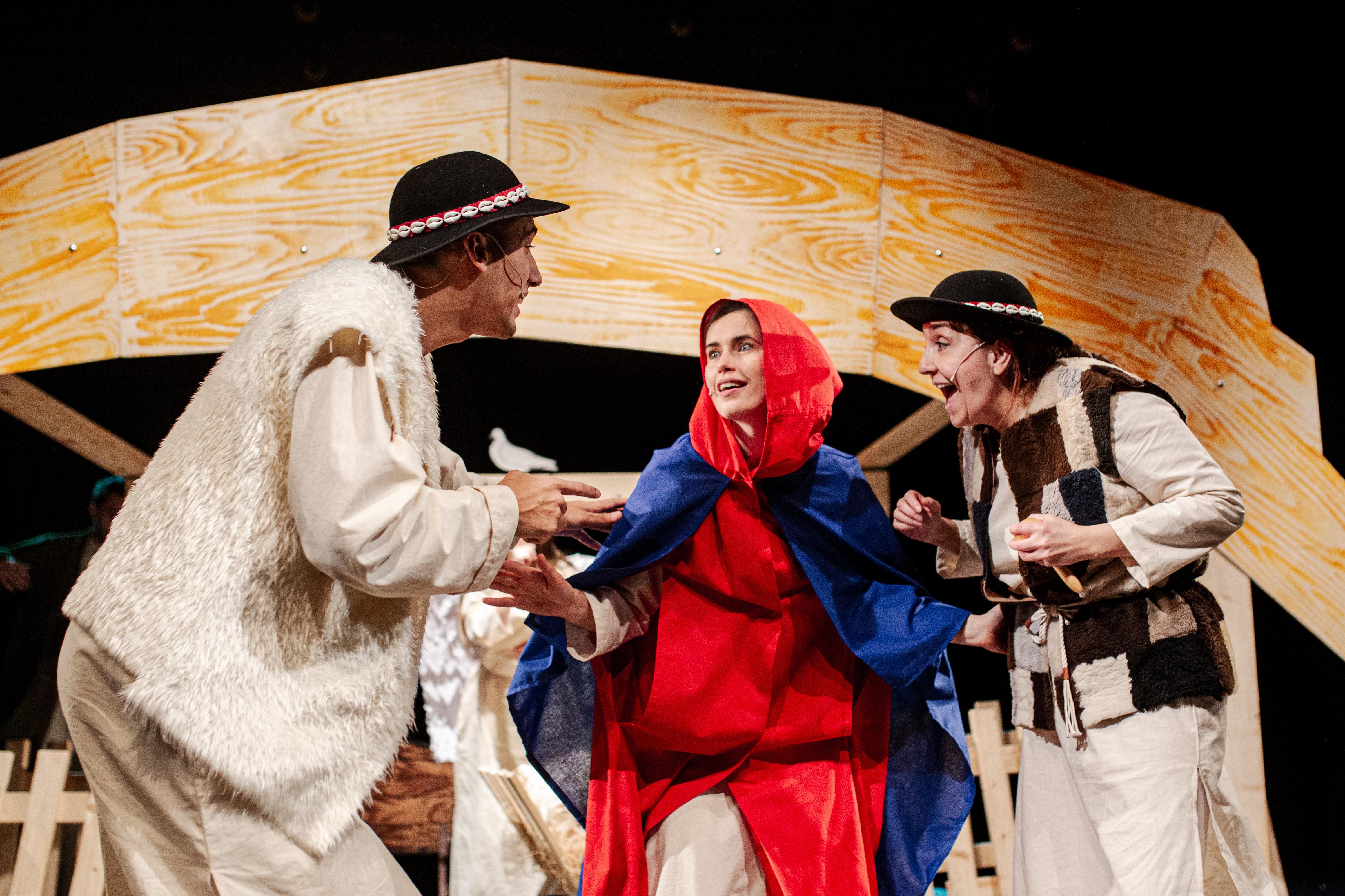 foto-pujdem-spolu-do-betlema-divadlo-scena-04