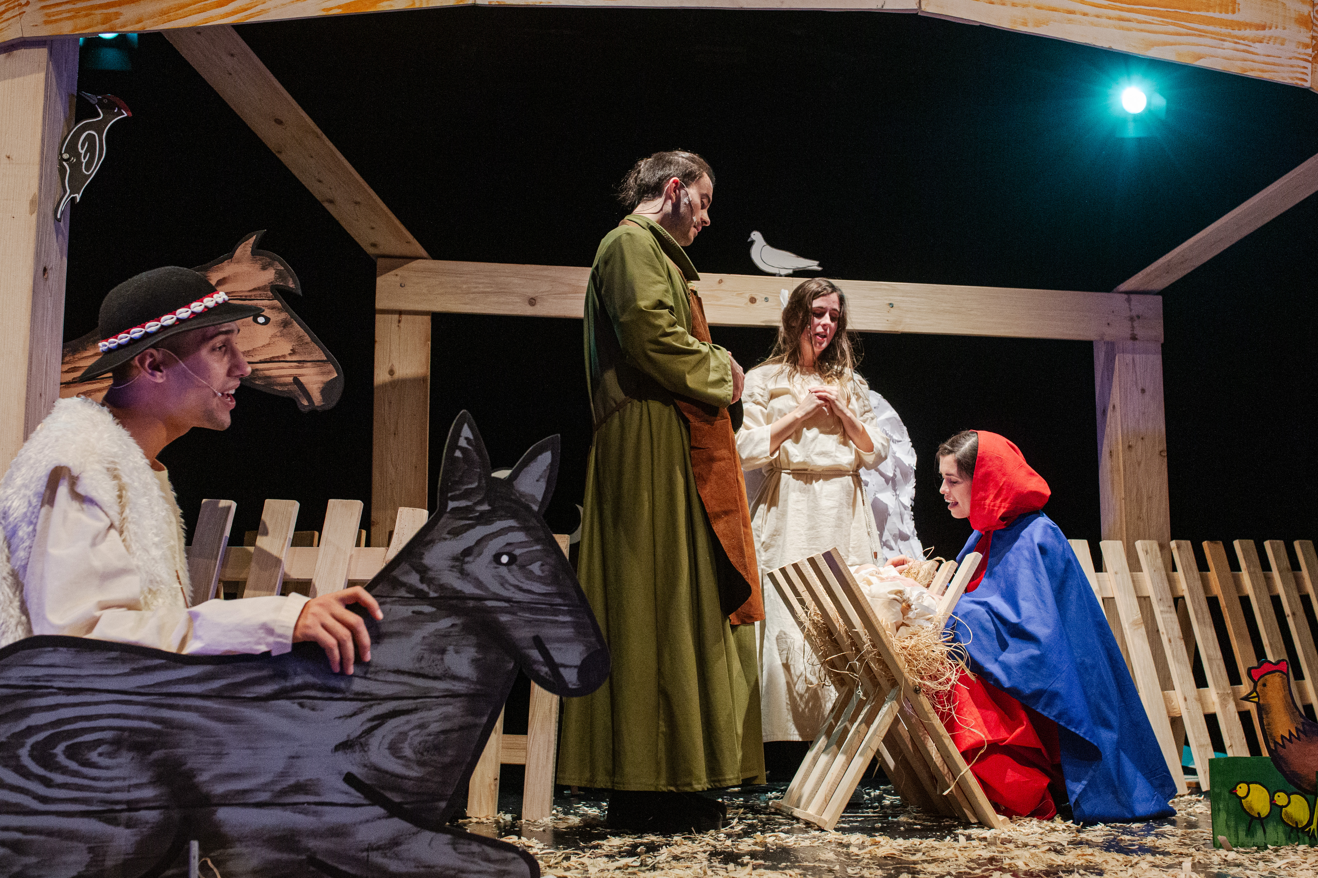 foto-pujdem-spolu-do-betlema-divadlo-scena-09