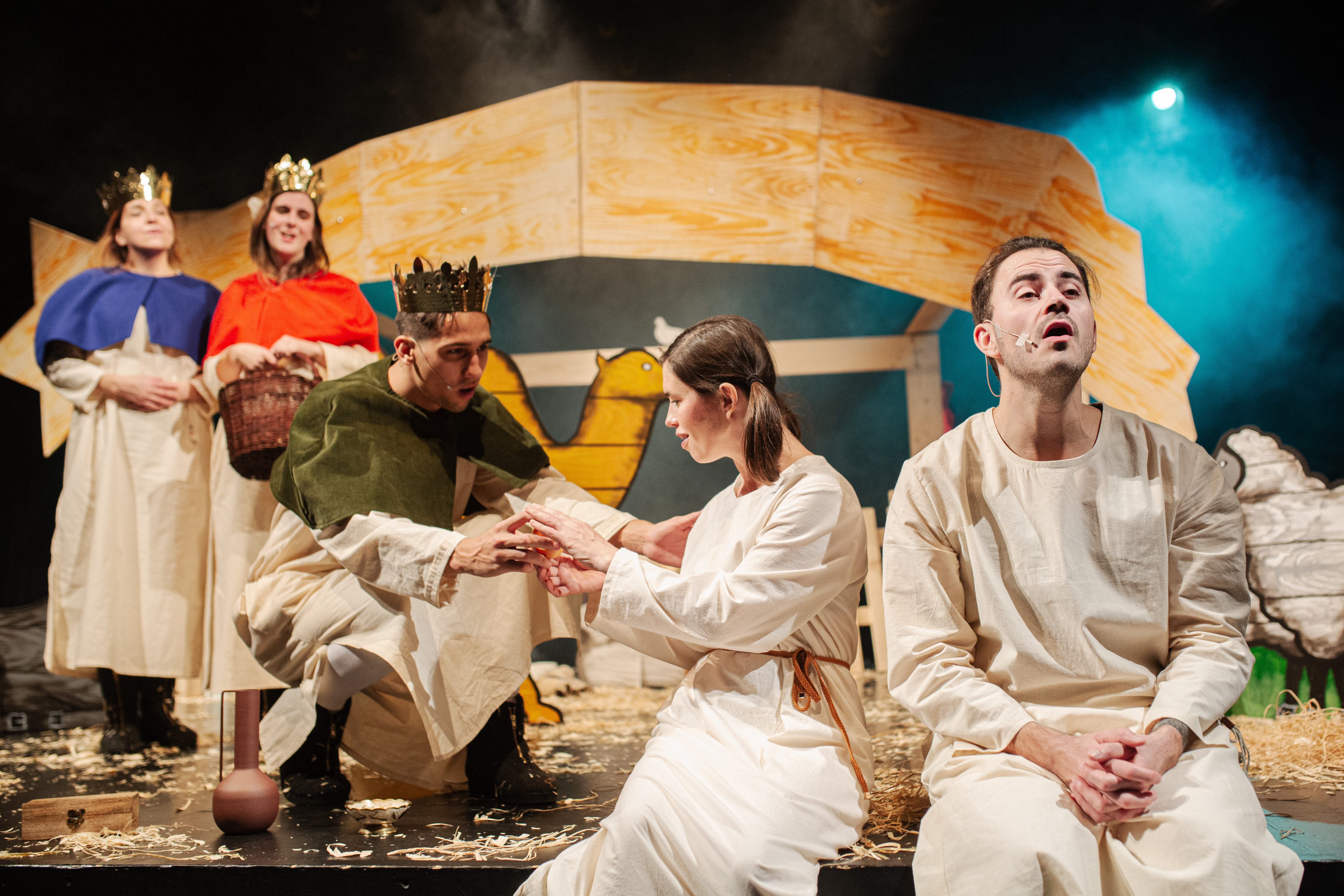 foto-pujdem-spolu-do-betlema-divadlo-scena-12