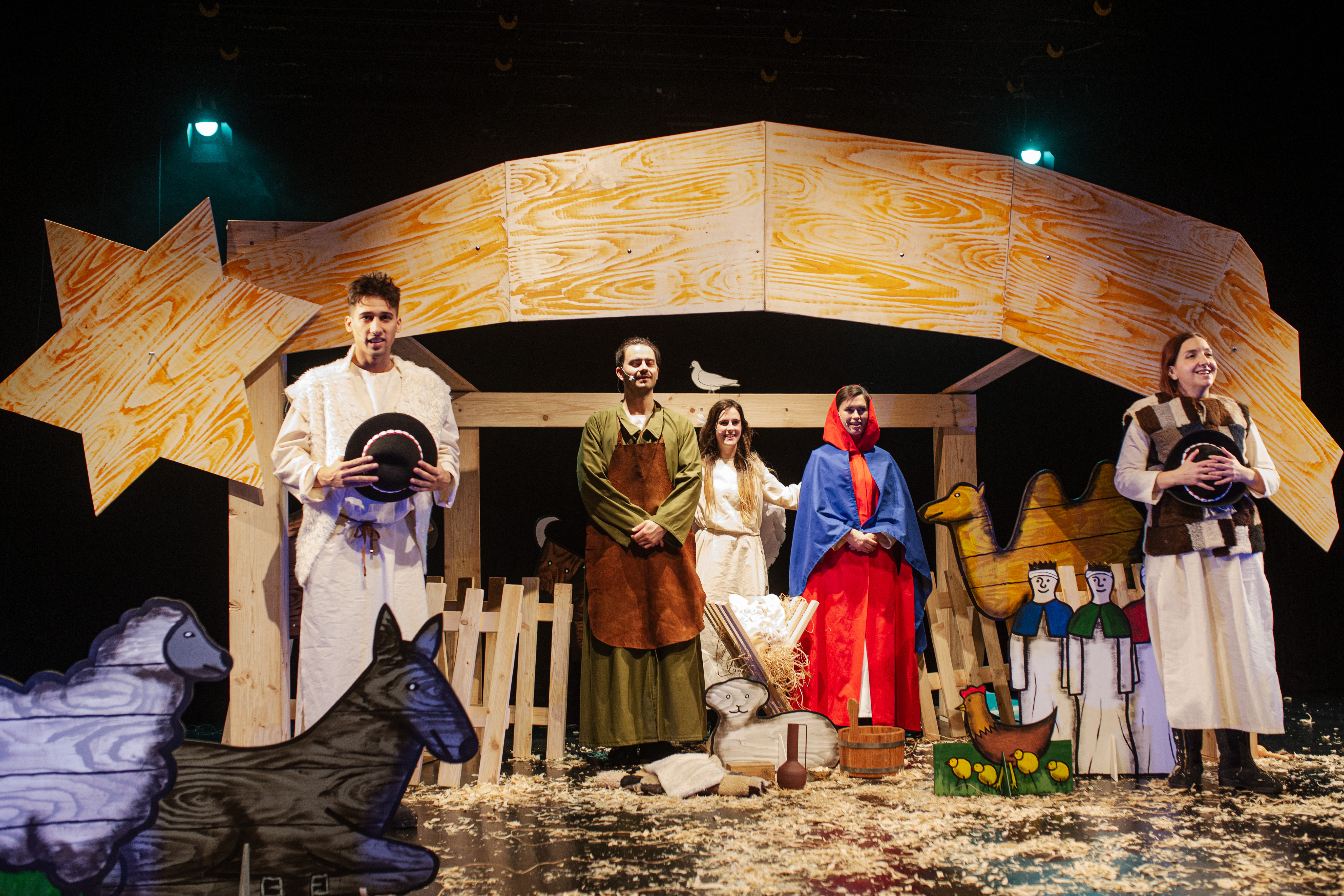 foto-pujdem-spolu-do-betlema-divadlo-scena-14