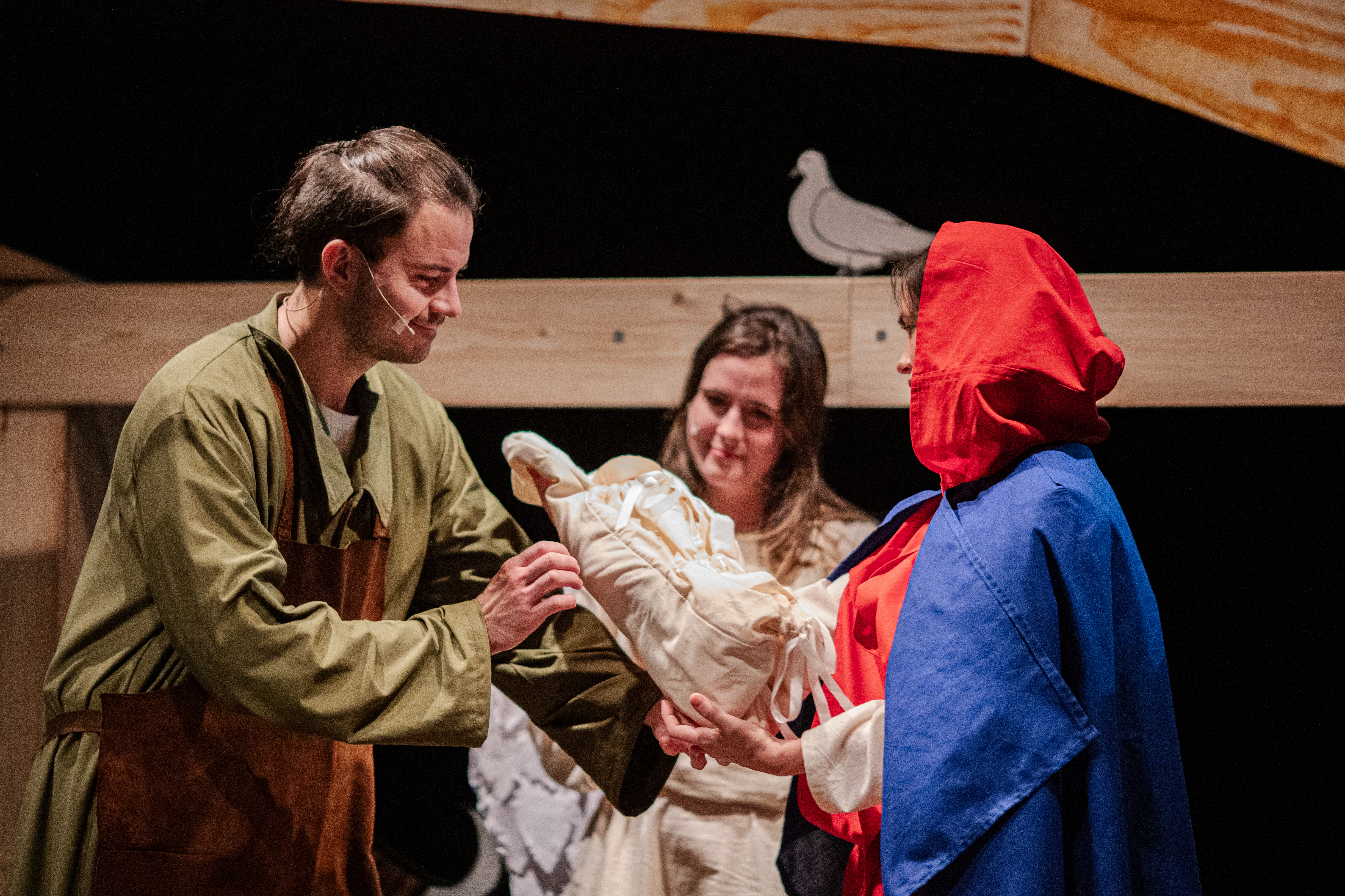 foto-pujdem-spolu-do-betlema-divadlo-scena-16